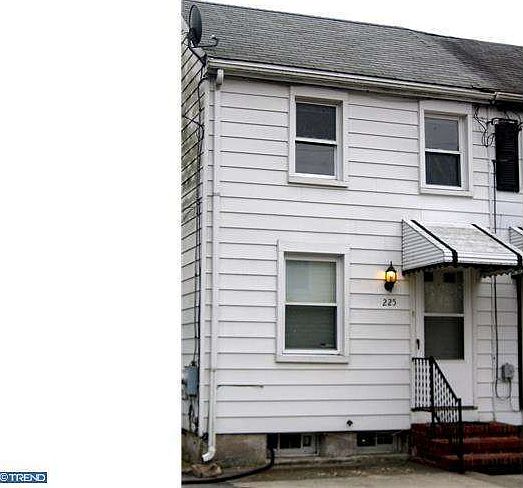 1st image of 225 Bayard St
