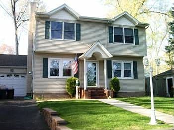 2nd image of 8 Hudson Ave