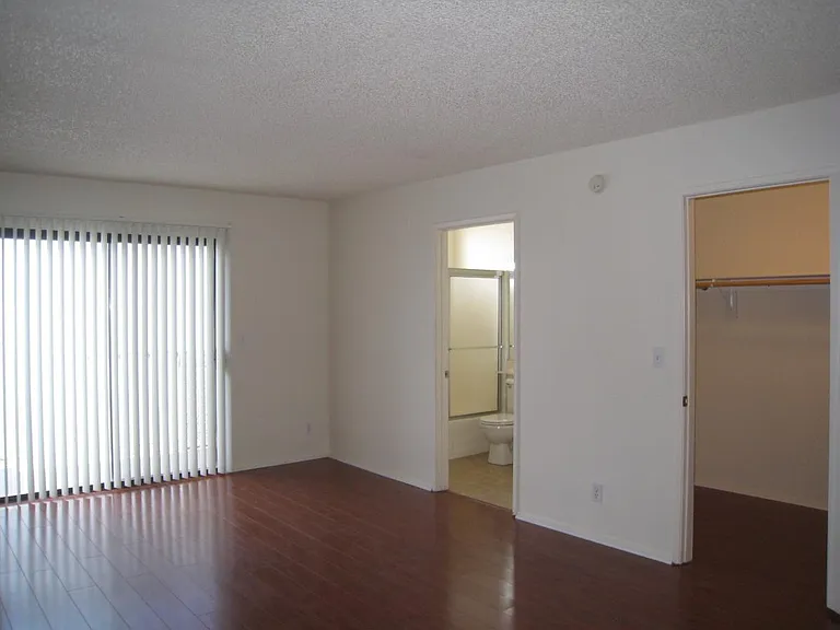 6590 Hazeltine Ave — Photo 6