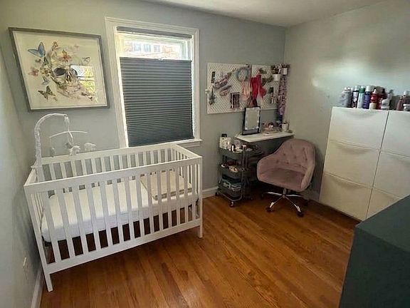 4th image of 16 Perkins Ave