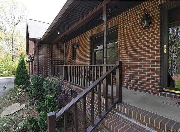 2nd image of 16433 Red Buckboard Ln