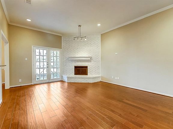 5th image of 5847 Lake Point Dr