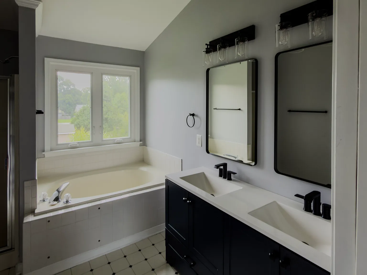 4 bed, 2.5 bath, 1944 sqft, $3,495 — Photo 4