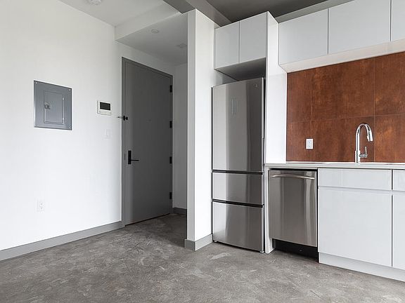 3rd image of 410 Tompkins Ave #7E