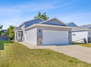 313 5th St E, Horace, ND 58047