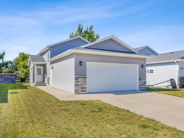 313 5th St E, Horace, ND 58047