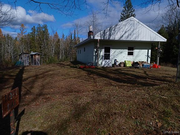 5th image of W Detemple Rd