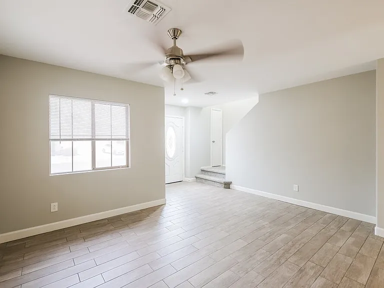 2409 S 83rd Dr — Photo 9