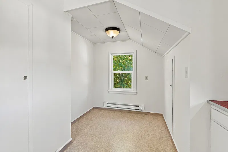 2 bed, 1.0 bath, 1035 sqft, $1,295 — Photo 4