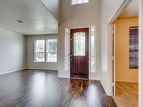 3rd image of 5417 Lori Valley Ln
