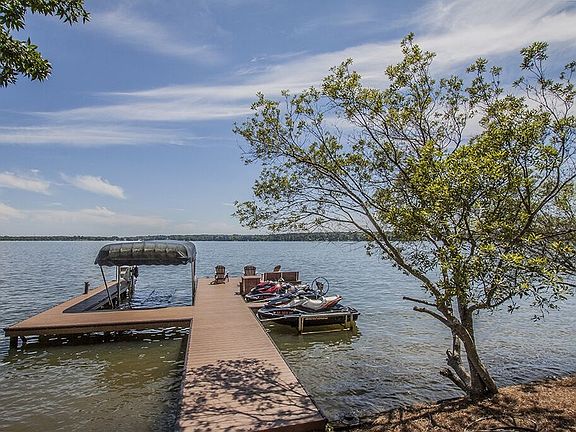 3rd image of 1290 Club Cove Dr