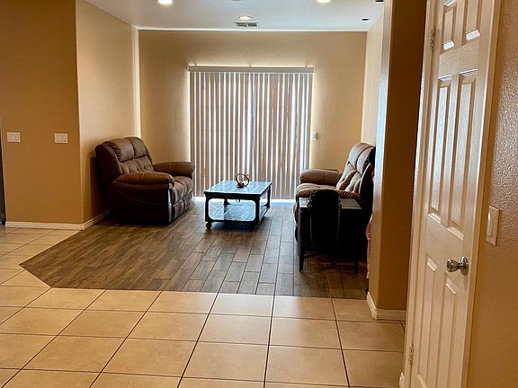 4th image of 13513 Cuyamaca Dr
