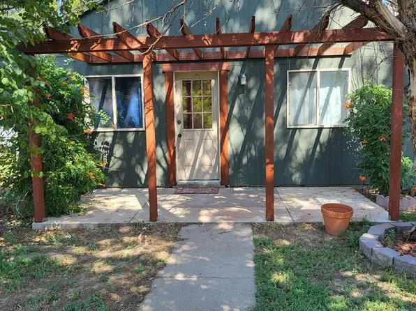 811 S 12th St, Lamar, CO 81052
