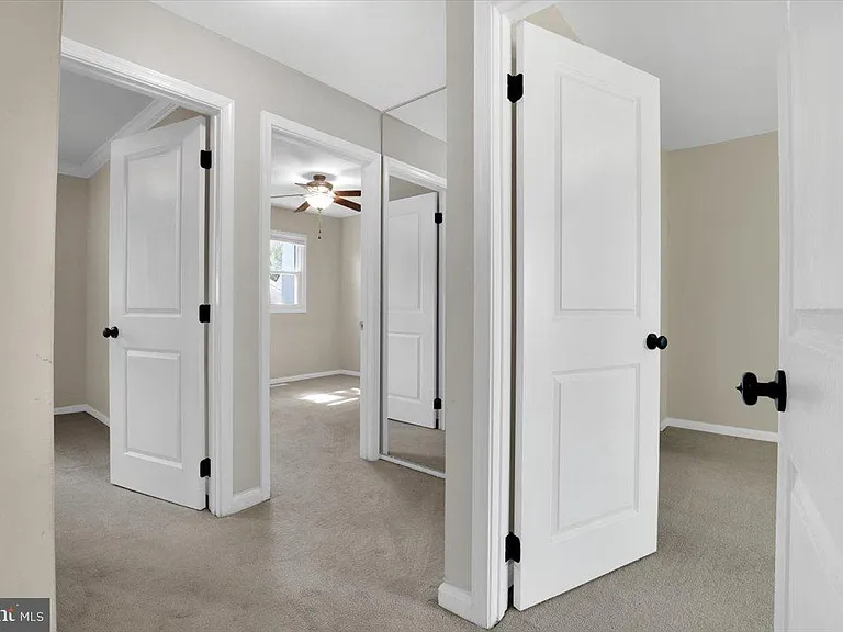 255 Meadows Ln NE — Photo 5
