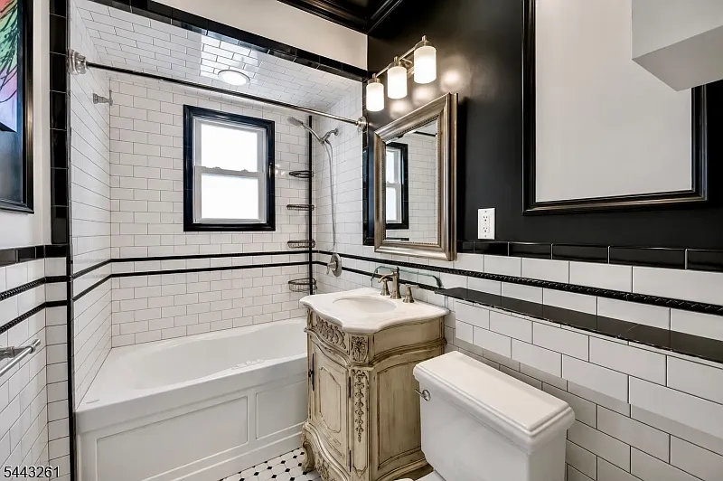 Studio, 1.0 bath, $2,000 — Photo 4