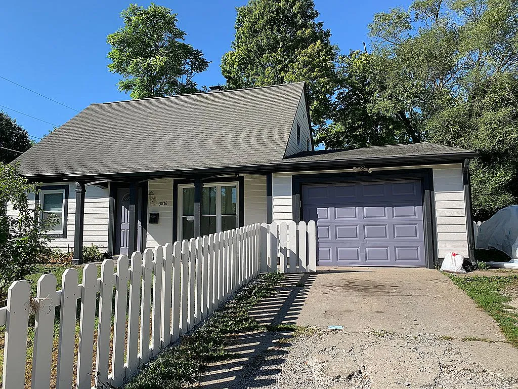 3876 Esquire Pl photo 1