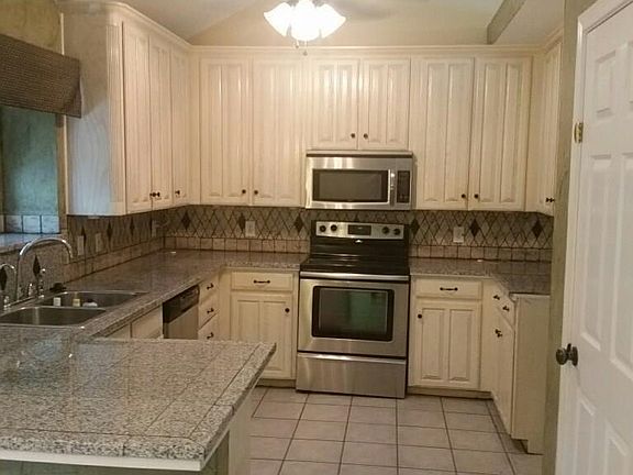 5th image of 2114 Stoneridge Dr