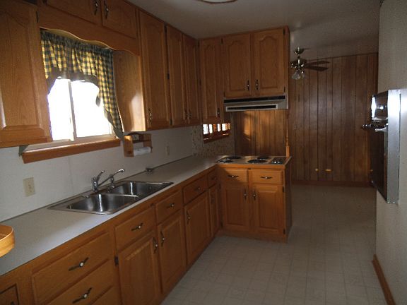 2nd image of 2968 Chrysler Dr