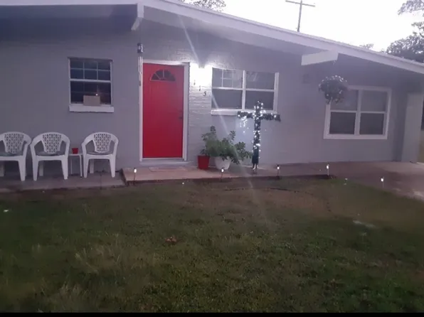 111 W Sabinal St, Uvalde, TX 78801