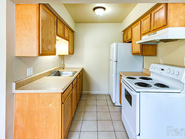 Pleasantview Manor Apartments — Photo 20