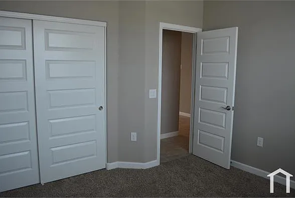 8315 S 45th Ave — Photo 3