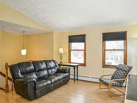 5th image of 16 Highview Dr