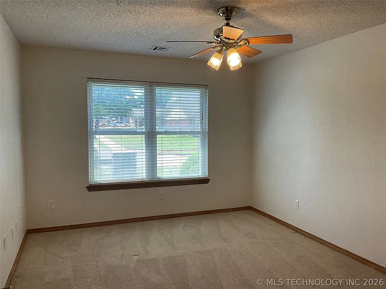 3209 Skylane Dr — Photo 18