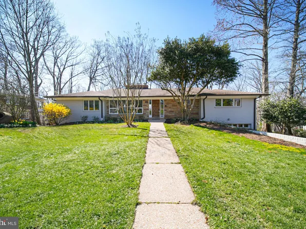 6820 Tulip Hill Ter, Bethesda, MD 20816