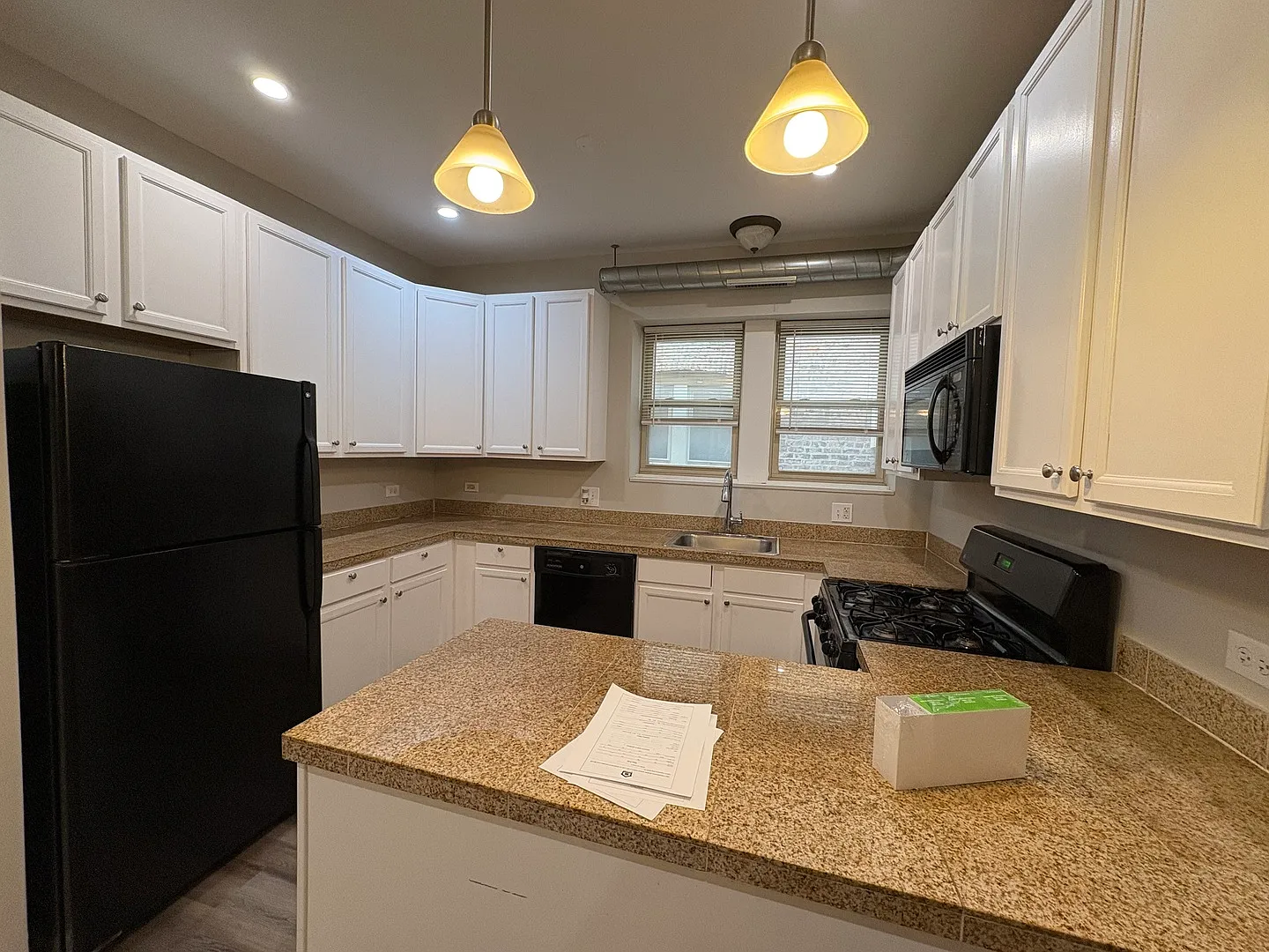 2 bed, 750 sqft, $2,000 — Photo 3