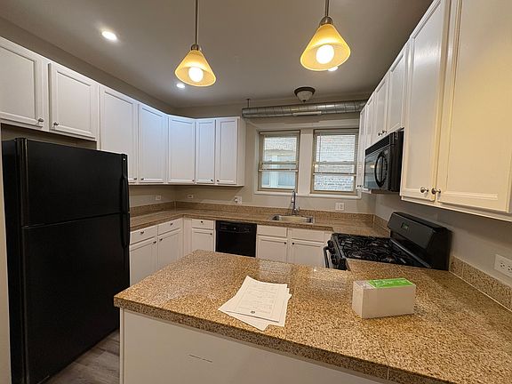 3rd image of 1649 W Pratt Blvd APT 1A