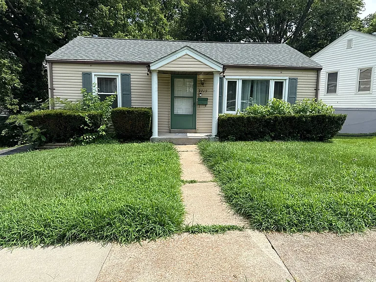 9749 Lilly Jean Dr — Photo 1