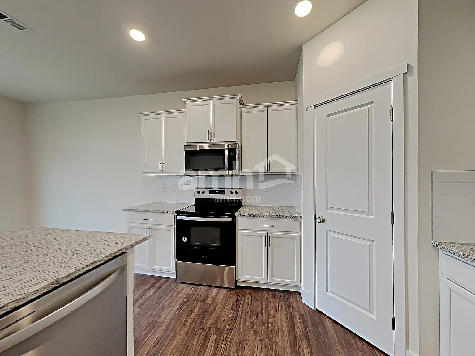 4 bed, 2.5 bath, 1908 sqft, $3,050 — Photo 3