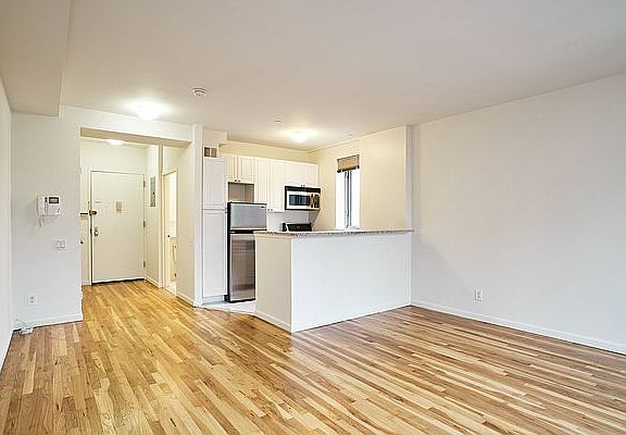 5th image of 316 E 63rd St APT 3B