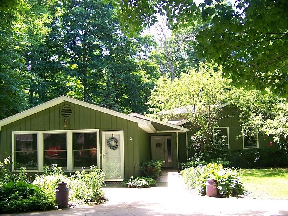 1st image of 330 Briarcliff Dr