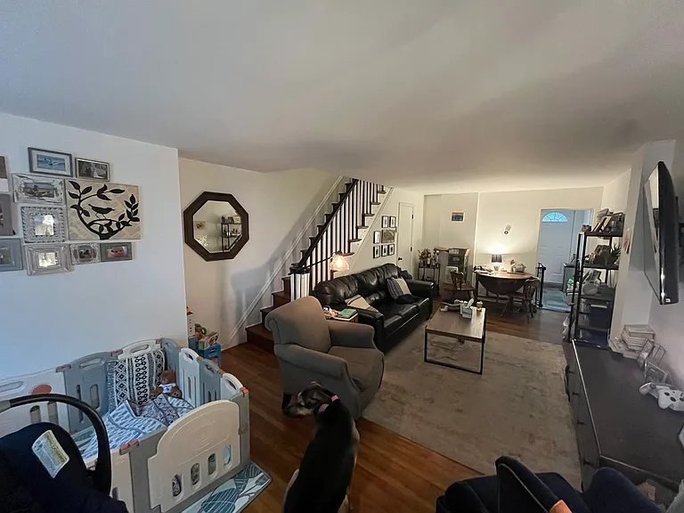 2143 E Sergeant St — Photo 4
