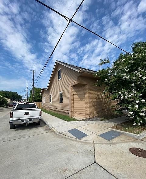 1st image of 2102 Josephine St