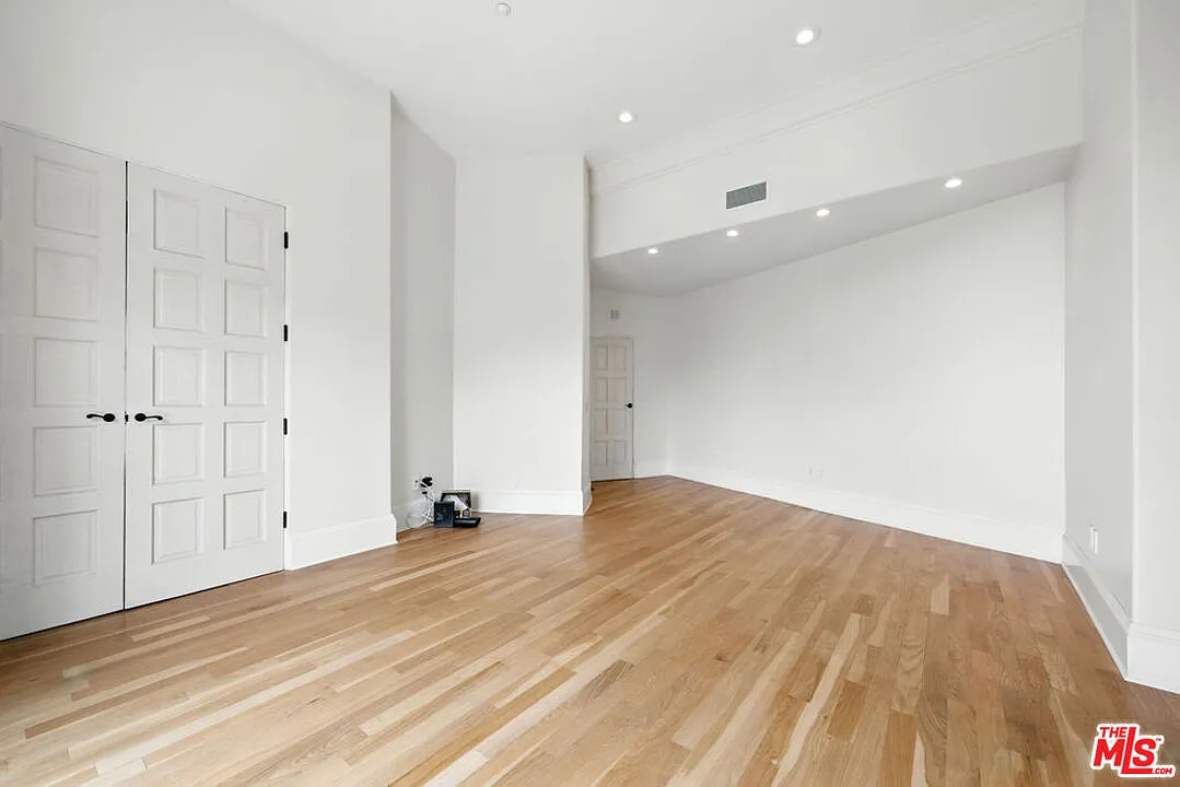 1675 Woods Drive - 1 — Photo 3