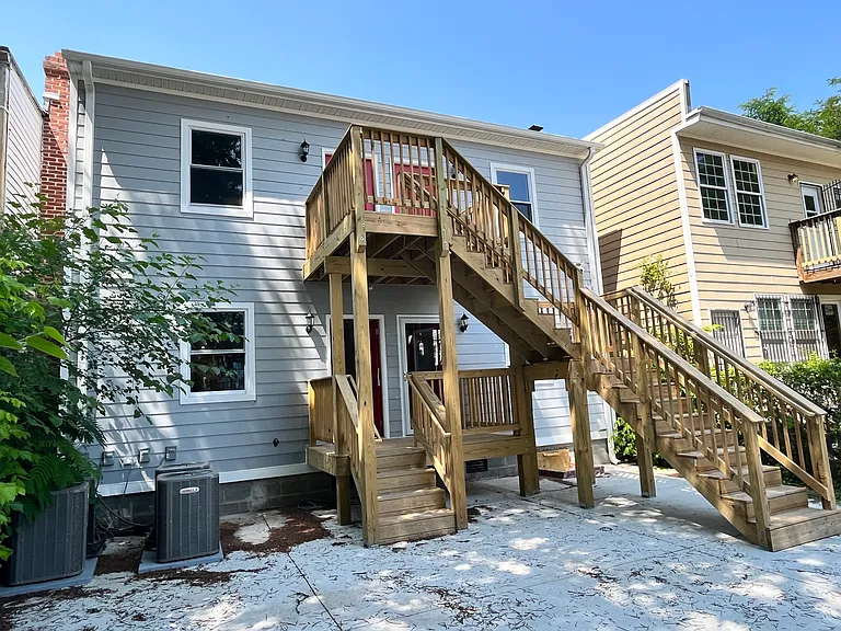 1709 E St NE #2 — Photo 20