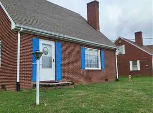 306 S Main St, Hillsville, VA 24343