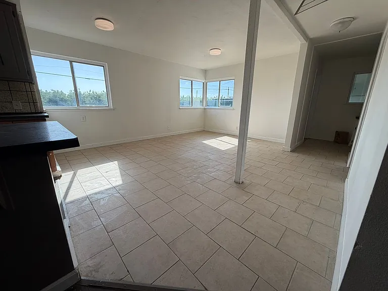 11322 Franklin Blvd — Photo 24