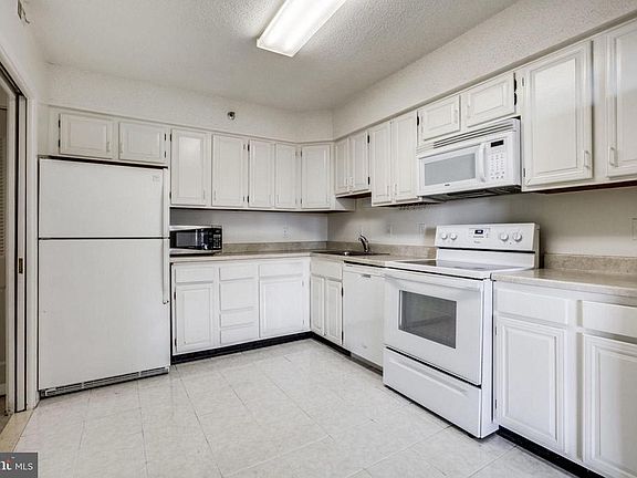 2nd image of 3709 S George Mason Dr APT 1016E