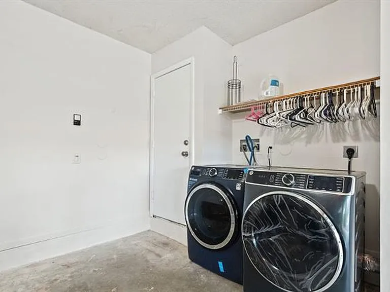 4498 Dogwood Cir #4498 — Photo 21