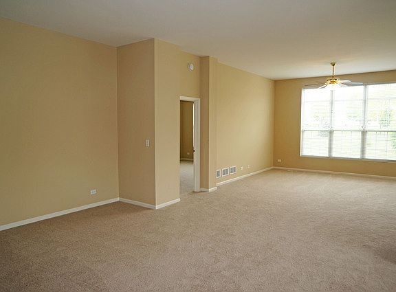 2nd image of 1995 Glenwood Cir #A