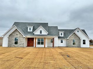 5699 S Julian Blvd, Muskogee, OK 74403