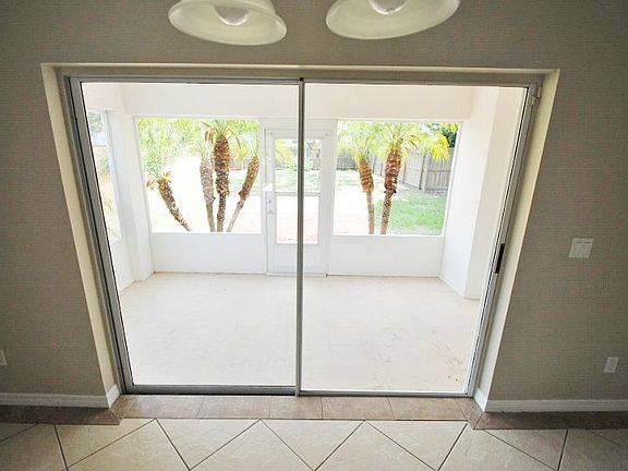 5th image of 356 Burleigh St