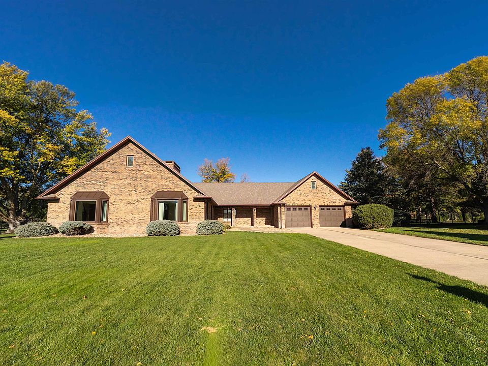 1st image of 920 Highland Dr
