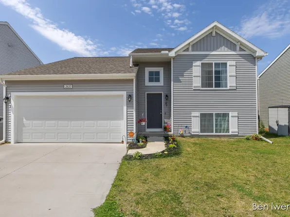 2637 Sage Wing Dr, Kentwood, MI 49508
