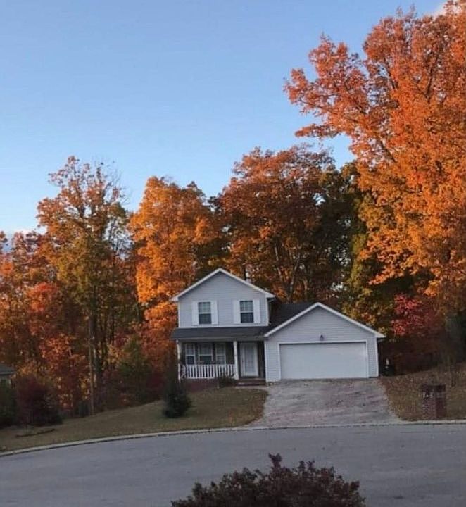 2nd image of Hidden Oaks Dr