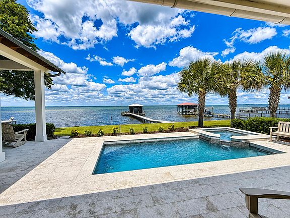 4th image of 932 Shore Dr