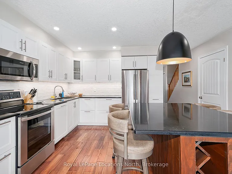 12 Silver Glen Blvd — Photo 16